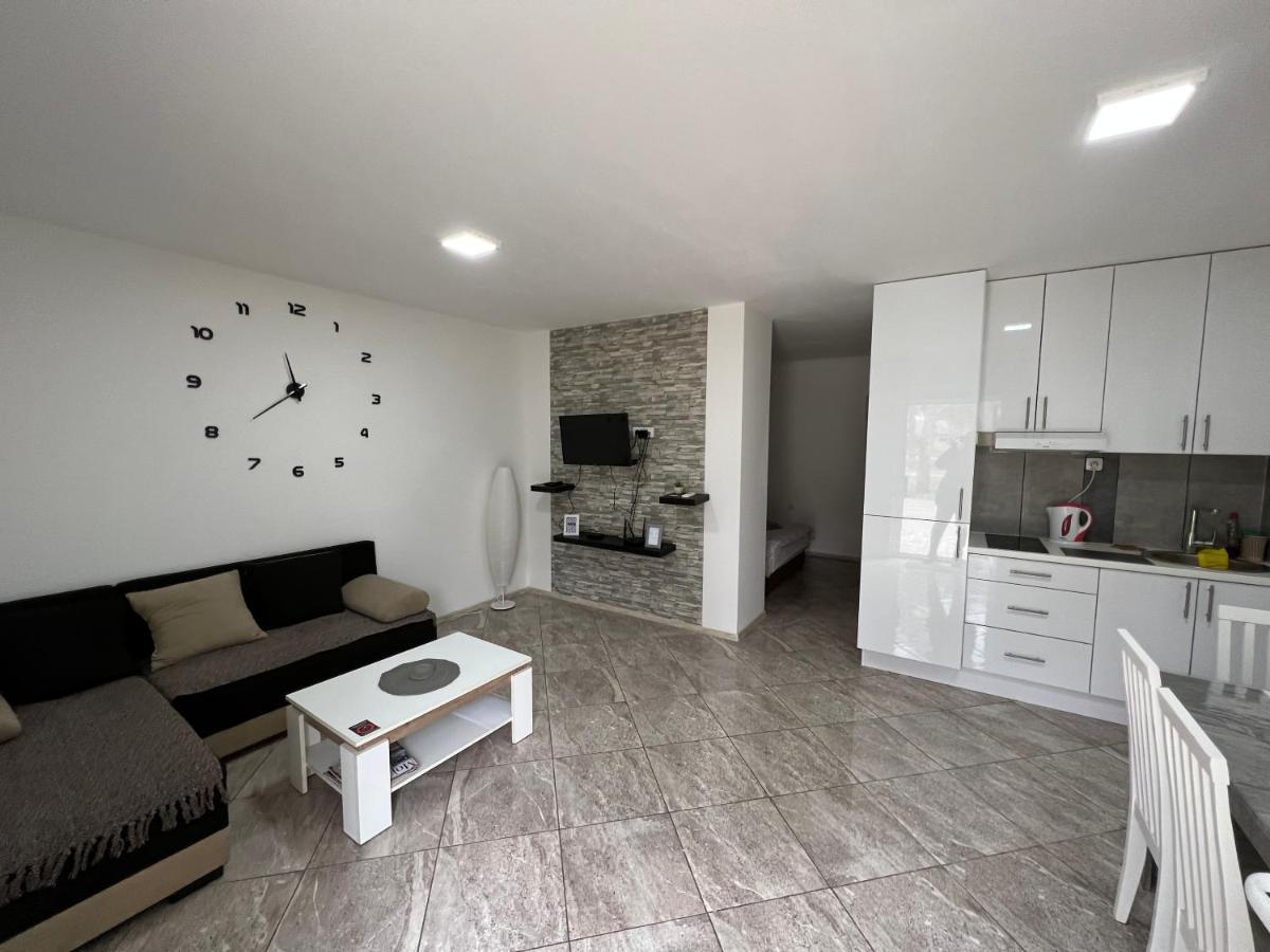 Aurora Apartment Сомбор Экстерьер фото