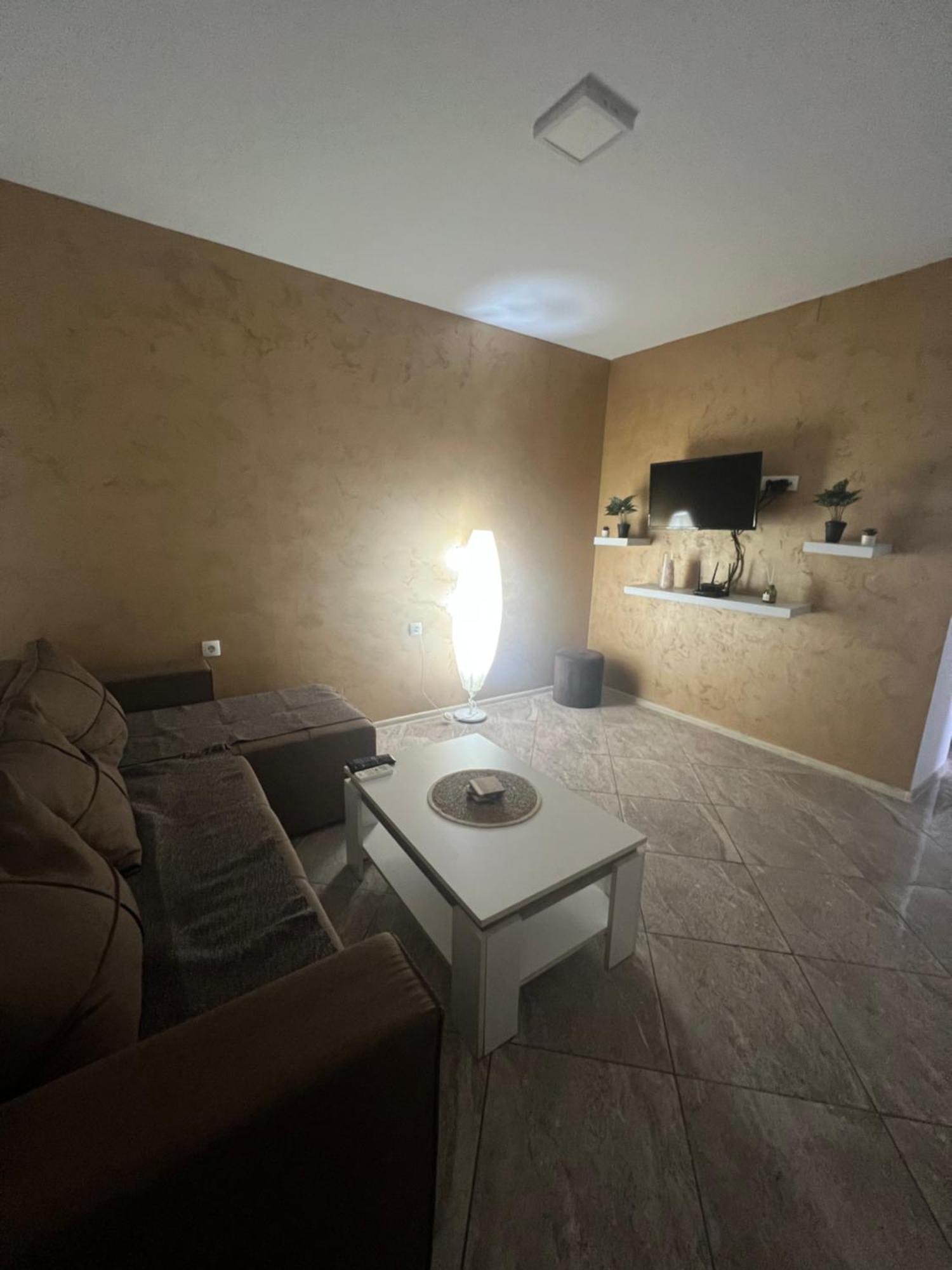 Aurora Apartment Сомбор Экстерьер фото