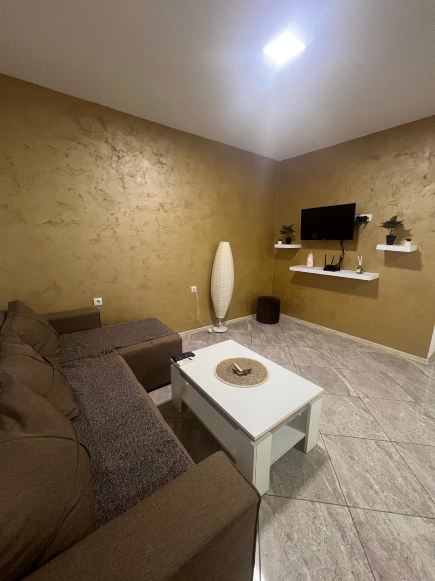 Aurora Apartment Сомбор Экстерьер фото